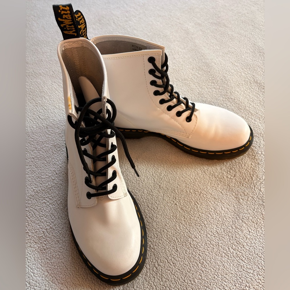 ⭐️⭐️EUC Dr. Martens 1460 Combat Boot Women’s 9 - Picture 7 of 9